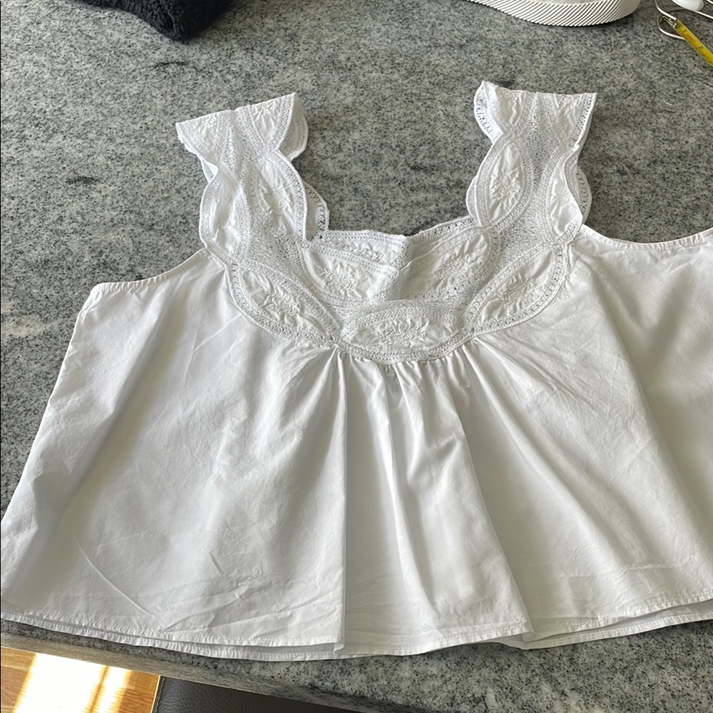 NWOT 100% Cotton White Cropped Lace Tank.